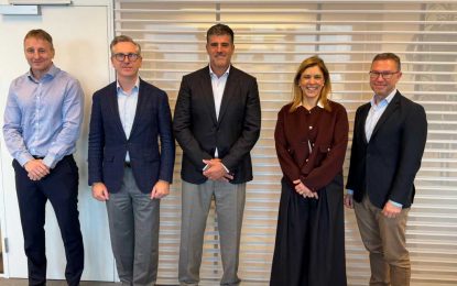 La Ministra de Empresa visita a compañías locales antes de la entrada en vigor del Tratado