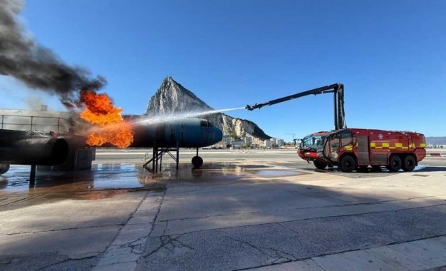 El Servicio de Bomberos y Rescate del Aeropuerto completa la primera formación del sector.