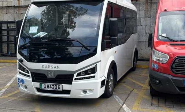 El Ministerio de Transporte y GBCL anuncian pruebas piloto para la nueva flota de autobuses eléctricos de la zona alta de la ciudad.