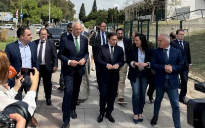 Albares ratifica el mes de julio como el momento para derribar la Verja con Gibraltar