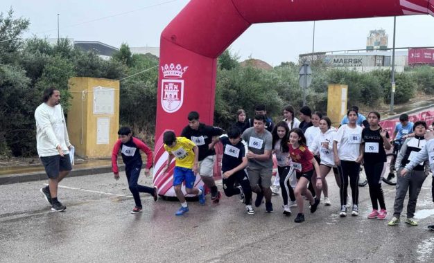 El IES Mar del Sur celebra su sexta carrera solidaria