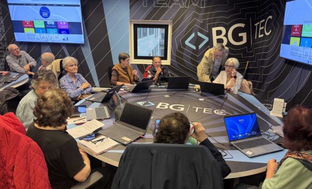 Jornada Tecnológica Divertida para Personas Mayores en Gibraltar