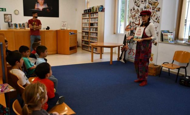 Las mamás y los árboles que se transforman en libros, protagonistas de los cuentacuentos de mayo