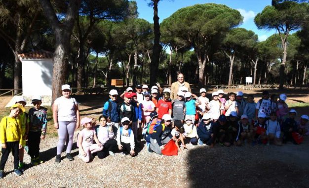 Estudiantes del CEIP Sagrado Corazón disfrutan de una jornada en el Pinar del Rey