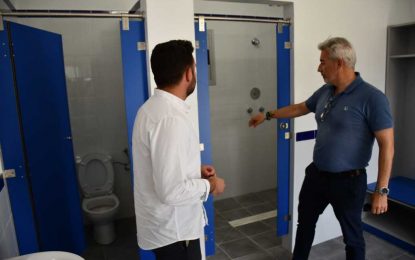 Visita a las obras de los vestuarios del campo Manuel Mateo, de Puente Mayorga