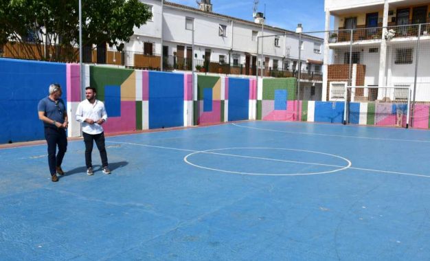 Deportes inicia la mejora de las pistas de colores de Los Olivillos