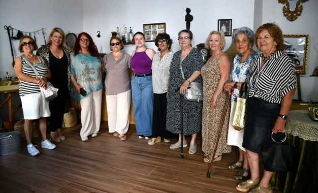 “Las cosas del siglo pasado”, un recorrido sentimental a través de objetos cotidianos ya en desuso