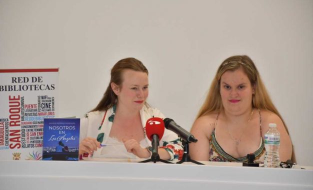 Blanca Espinosa presentó su primera novela, “Nosotros en Los Ángeles”