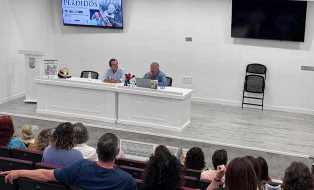 José Reyes presentó su novela “Los hexámetros perdidos”