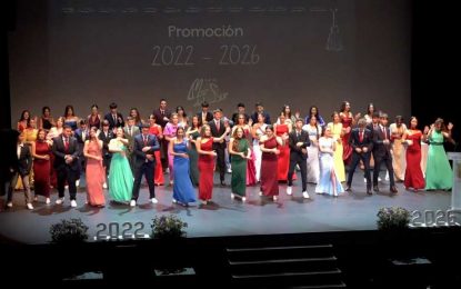 Brillante graduación del IES Mar del Sur en el Teatro Juan Luis Galiardo