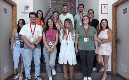 Vega visita a los alumnos del programa Activa-T Joven   