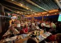 Unas 60 socias de La Charca celebran su cena pre feria 2026