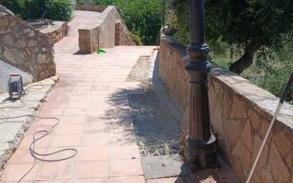 El Ayuntamiento de San Roque trabaja en distintas mejoras en el Parque Los Cañones
