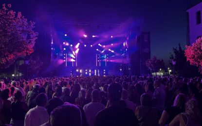 Al Freskito Festival llenó de música y nostalgia la Plaza de las Constituciones