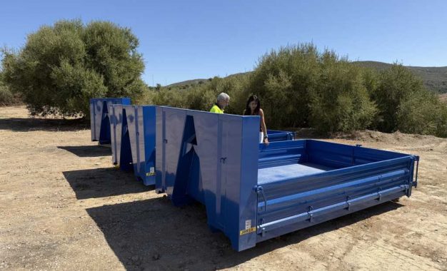Adquisición de tres nuevos contenedores para facilitar la labor en Obras y Servicios