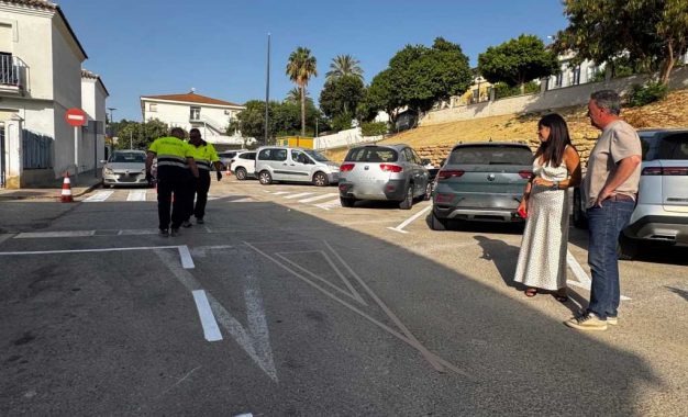 Obras y Servicios completa la reordenación de Las Adelfas con 40 plazas de parking y mejoras estructurales