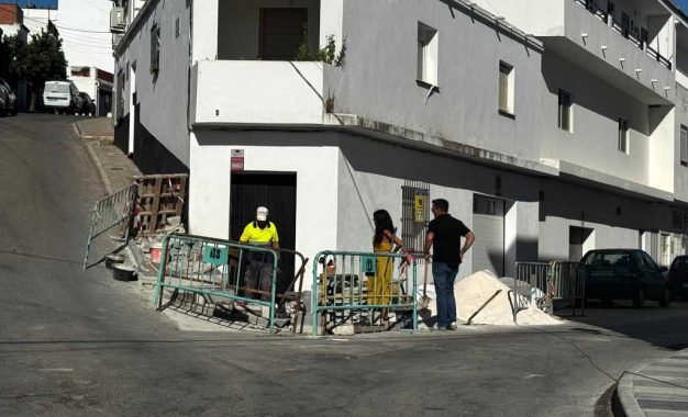A punto de concluir la segunda fase del acerado de Aguas Marinas, se cierran aspectos de la tercera fase