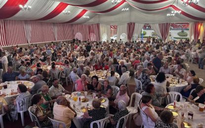 Cerca de quinientos sanroqueños, en la Cena de Mayores de la Feria Real