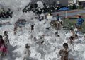 Se inician, con fiestas de la espuma, las clausuras de las Escuelas de Verano