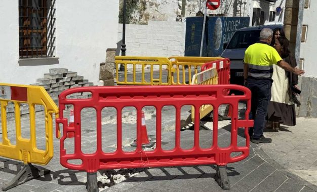 Obras y Servicios acomete distintos arreglos en el Casco Histórico, aprovechando la cercanía de la Noche Blanca   