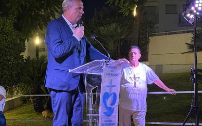 El alcalde visita la campaña evangelística en la barriada de La Paz