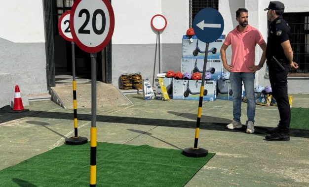 San Roque incorpora un circuito para patinetes eléctricos a las actividades de educación vial para escolares