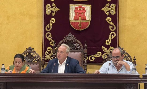El alcalde destaca del Pleno el apoyo a Ceuta y la aprobación de las cuentas de 2025