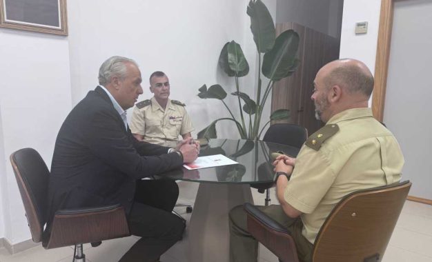 El alcalde recibe a los mandos del Grupo Sam, en la semana del relevo en la jefatura