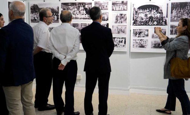 Se inaugura en el John Mackintosh Hall una exposición que documenta la evacuación de los gibraltareños