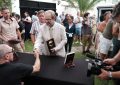 El Ministro de Patrimonio, el Honorable Profesor John Cortes, asistió hoy al Museo Nacional de Gibraltar para la presentación de «Dorothy Garrod y el Cráneo de la Torre del Diablo», una nueva publicación del Dr. Alex Menez.