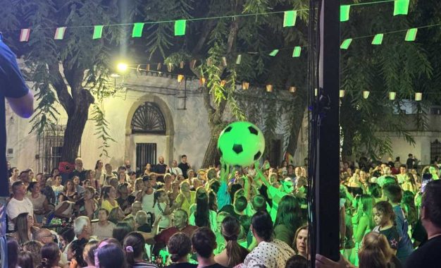 El Loco bingo llena y divierte en Puente Mayorga