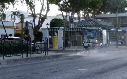 Limpieza especial en la Estación antes de la procesión de la Virgen
