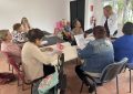 Prosiguen las visitas de Eva Gil a los talleres de memoria del municipio