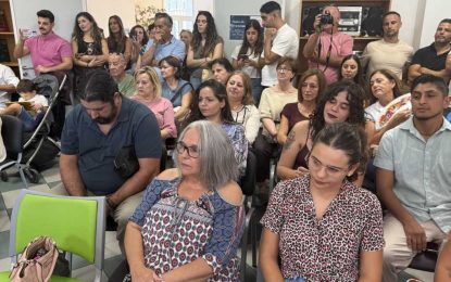 Gran asistencia a la presentación del libro de Alba Cuenca sobre una residencia de mayores