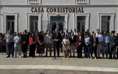 Minuto de silencio en recuerdo a las víctimas del tren en Urda