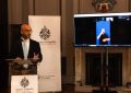 El ministro Santos entrega certificados de Lengua de Signos Británica (BSL) de nivel 1 a los aprendices