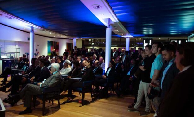 La ministra Arias-Vasquez anuncia un grupo de reflexión empresarial y una nueva vía de residencia para mayores de 55 años en el evento GibLink London