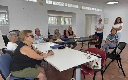 El Ayuntamiento inicia las visitas a los talleres de memoria del municipio con motivo del Día Internacional de las Personas Mayores