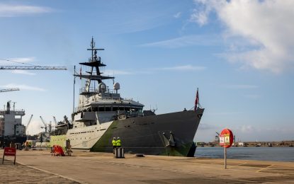 Las Fuerzas Armadas Británicas en Gibraltar  El HMS Mersey visita Gibraltar