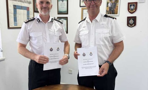  La Policía Real de Gibraltar y la Policía del Ministerio de Defensa renuevan su compromiso de colaboración con un Memorando de Entendimiento actualizado